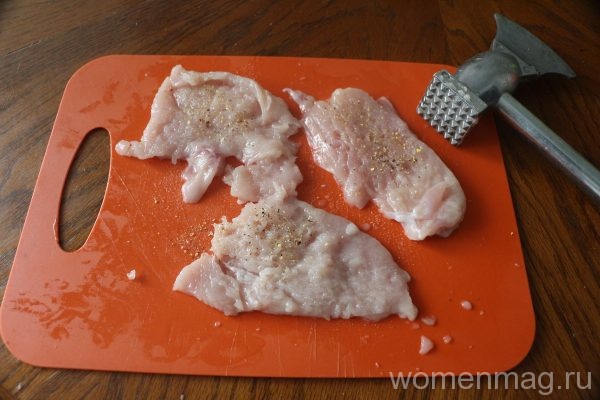 Отбивные из куриной грудки на сковороде