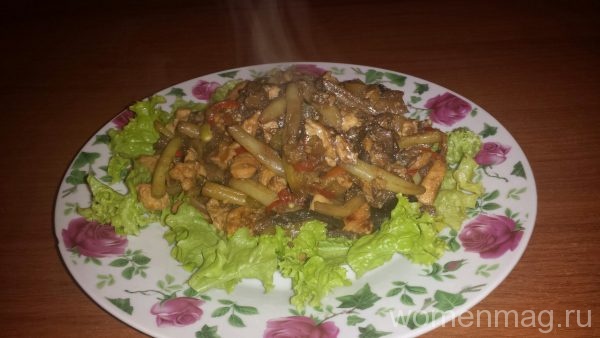 Теплый салат с курицей в тайском стиле