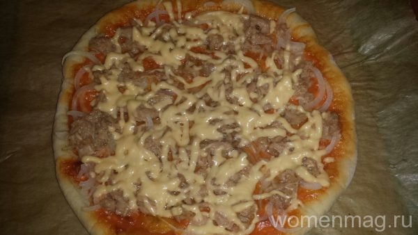 Пицца с консервированным тунцом