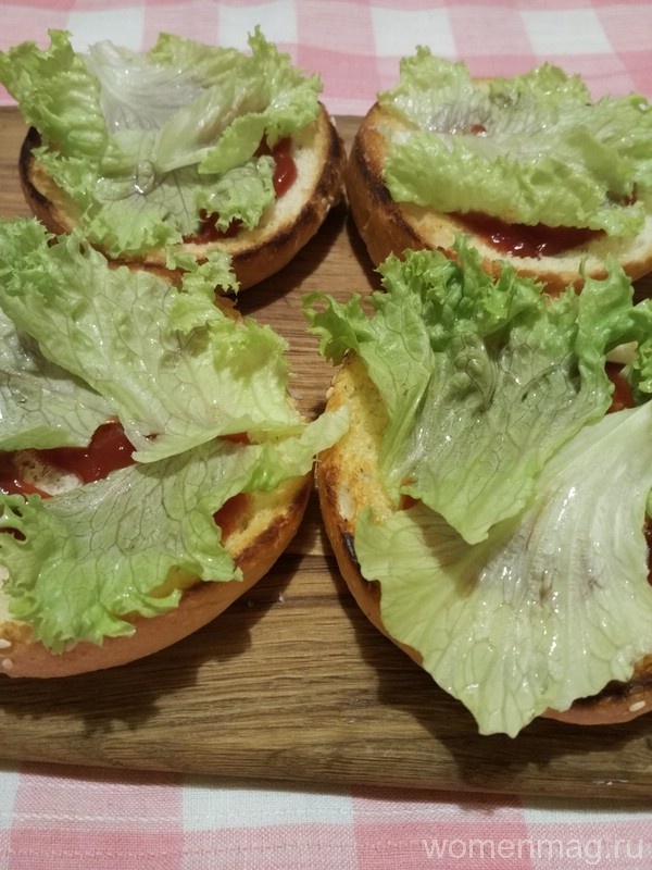 Домашние гамбургеры с сыром и овощами