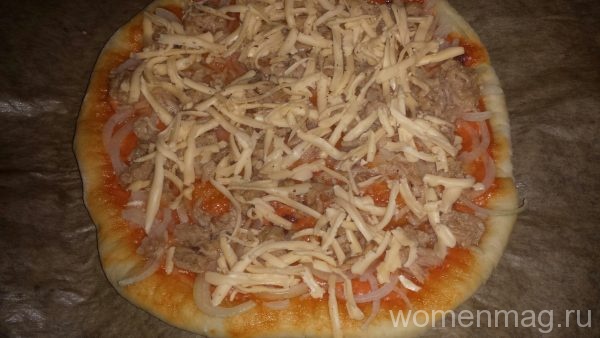 Пицца с консервированным тунцом