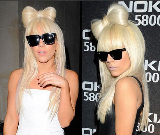 Бант из волос Леди Гага