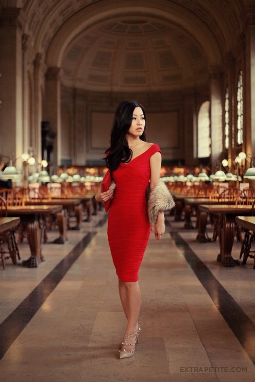 Маленькое красное платье