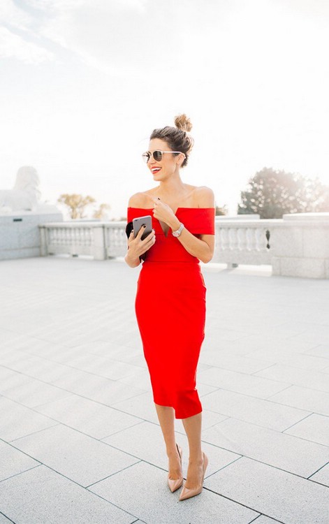 Маленькое красное платье