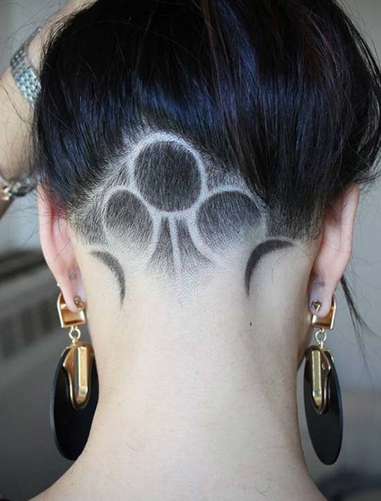 Причёска undercut с татуировкой из волос