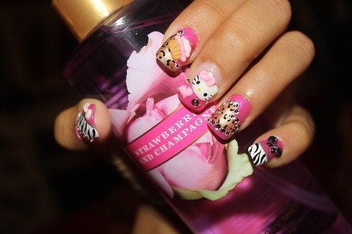 Идеи рисунков для ногтей Hello Kitty