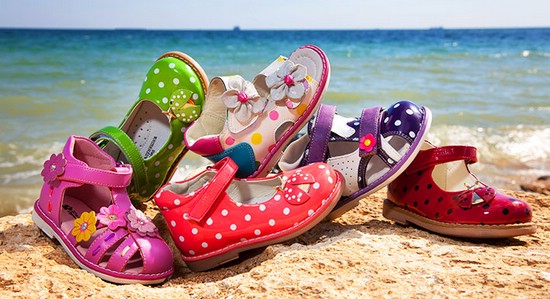 Как выбрать летнюю детскую обувь