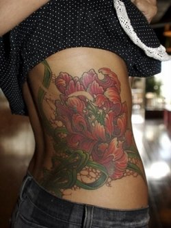 Симпатичные женственные татуировки