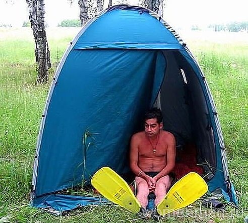 Мужик в палатке