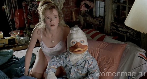Утка Говард и женщина Беверли в фильме Говард-утка / Howard the Duck (1986)