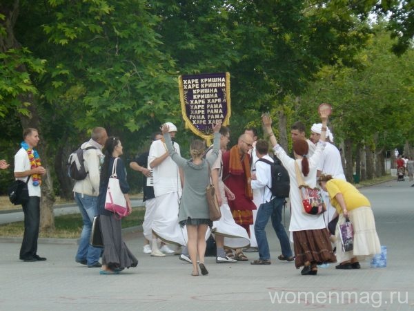 Парк Победы в городе Севастополе. Встреча кришнаитов