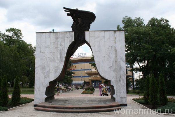 Мемориал чернобыльской славы участникам ликвидации последствий аварии на ЧАЭС в Донецке