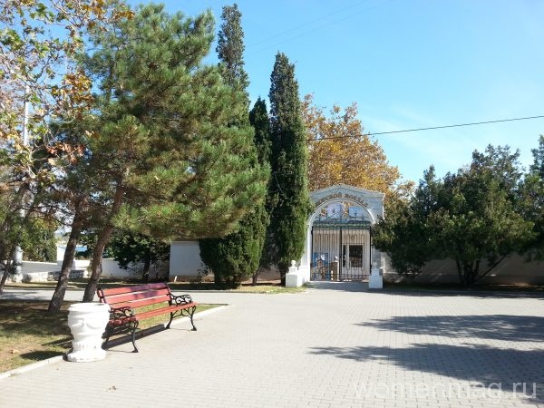 Достопримечательности Севастополи: площадь Нахимова