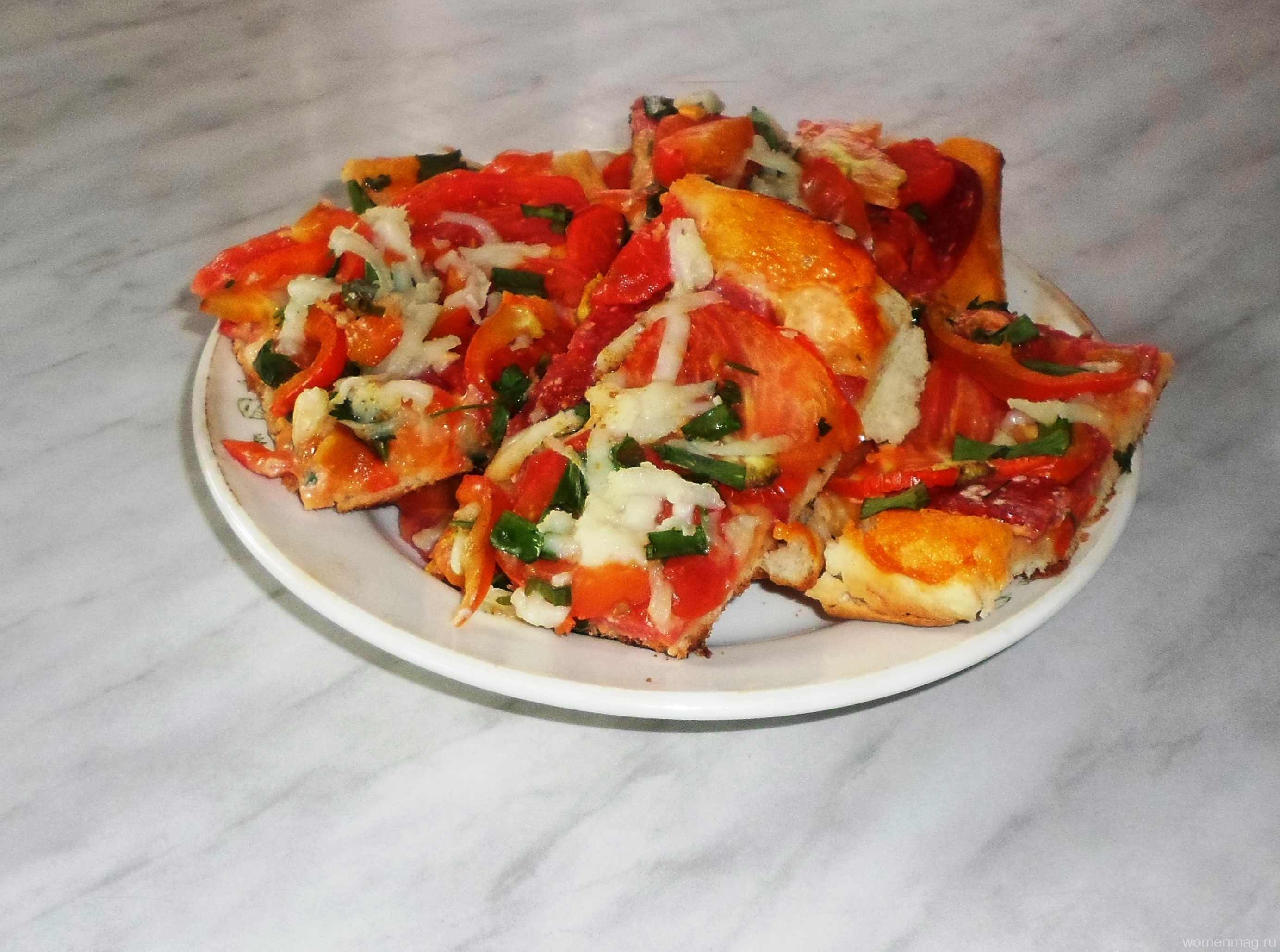 Пицца «Домашняя» с колбасой и овощами