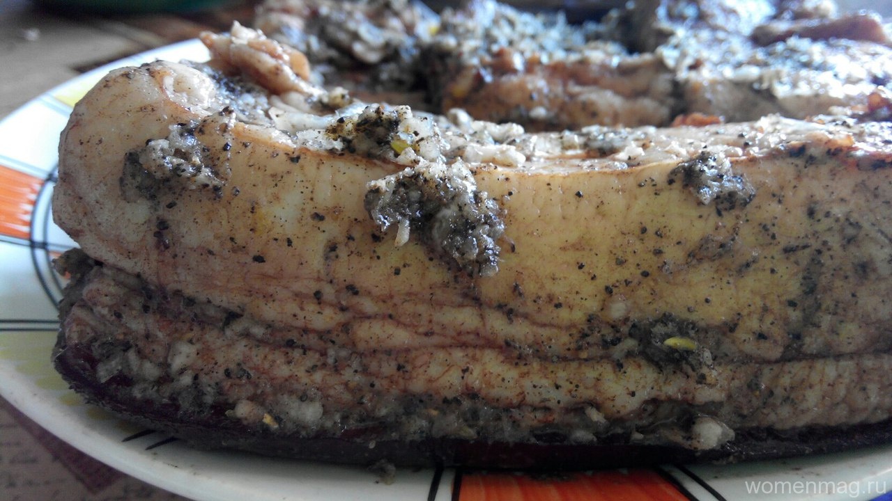 Сало в луковой шелухе