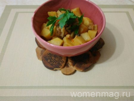 Картошка в горшочках с вялеными помидорами, фасолью и грибами