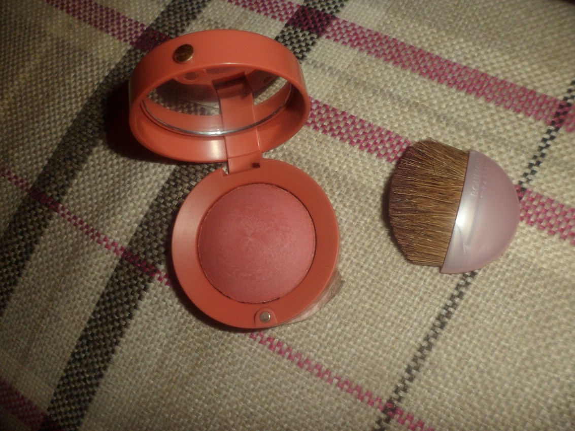 Тон румян. Румяна буржуа 74. Blusher Bourjois 74 тон.