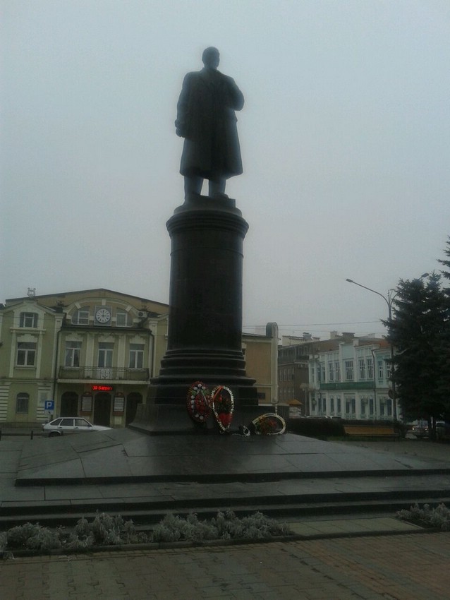 Площадь Ленина во Владикавказе Площадь Ленина во Владикавказе