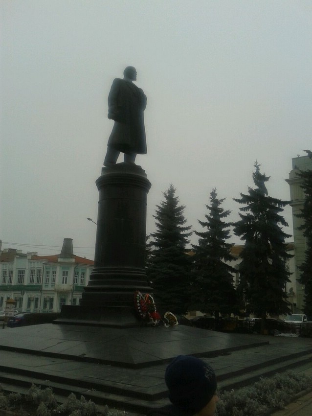 Площадь Ленина во Владикавказе Площадь Ленина во Владикавказе