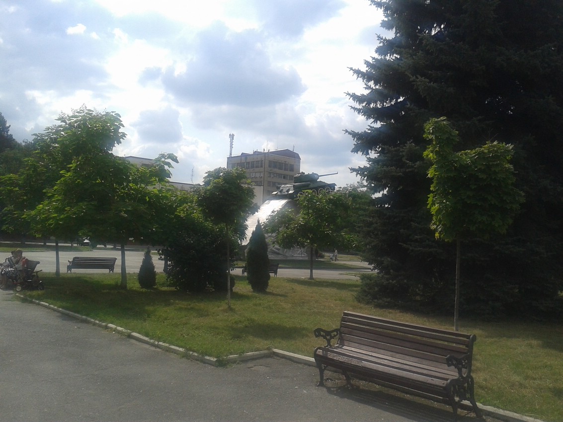 Памятник «Танк Т-34» во Владикавказе Памятник «Танк Т-34» во Владикавказе