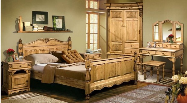 Мебель из дерева из массива сосны