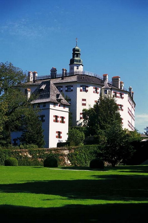 Замок Амбрас в Инсбруке, Австрия