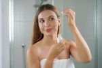 Ретинол и сухость кожи: что происходит на самом деле и как этого избежать