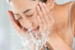 Поры кожи и горячая вода: разбор мифов