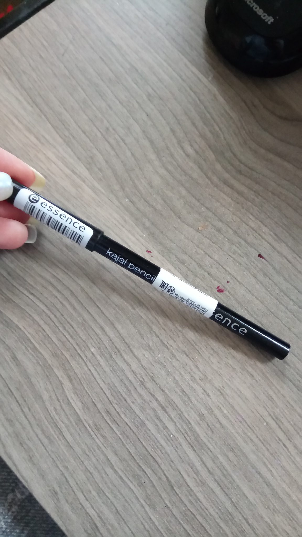 Карандаш для глаз Essense kajal pencil 01 black. Отзыв.