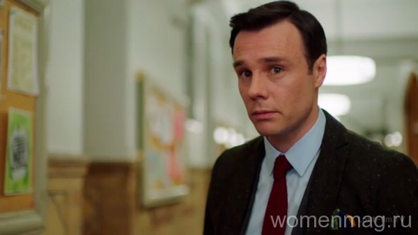 Rupert Evans - Harry Greenwood