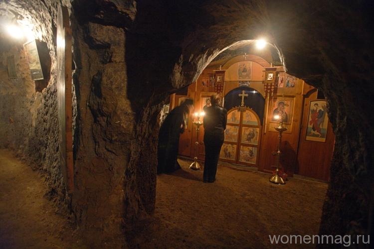 На Трапезном храме Киево-Печерской лавры почернели кресты. Время компромиссов 